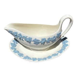 1940s Wedgwood Queensware Gravy Boat For Sale