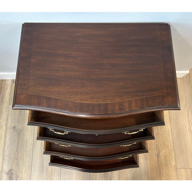 Drexel Heritage Late 20th Century Drexel Heritage Hierlooms Flame Mahogany Four Drawer Chest/Nightstand - Pair For Sale - Image 4 of 12