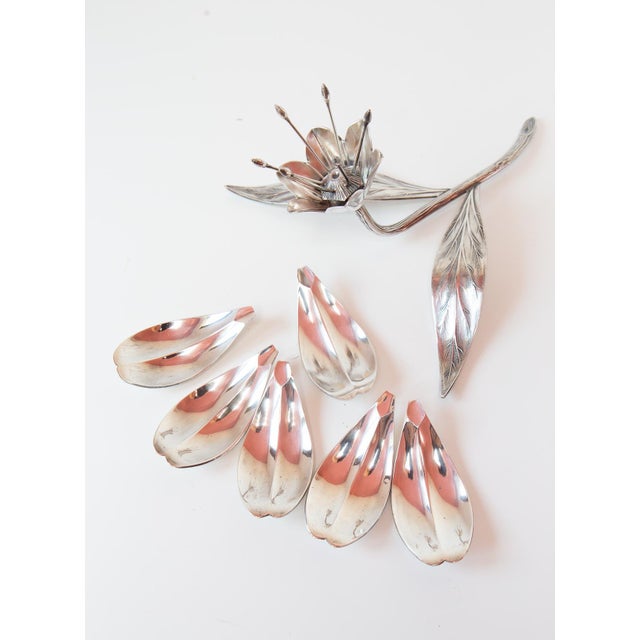 Vintage Spanish Meneses Metal Flower Ashtrays Petals, 1960 For Sale - Image 6 of 8