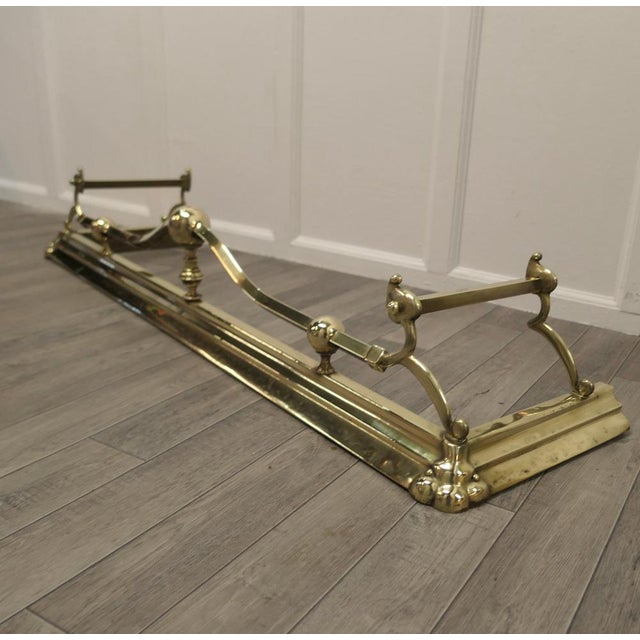Late 19th Century Large Art Nouveau Victorian Brass Fender, 1880s For Sale - Image 5 of 8