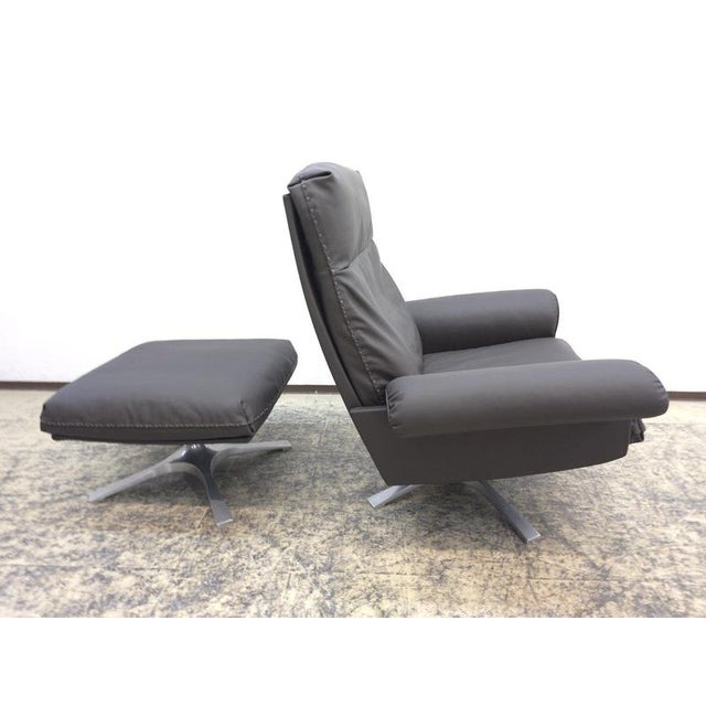 Brown DS 31 Armchair with Stool from De Sede For Sale - Image 8 of 17