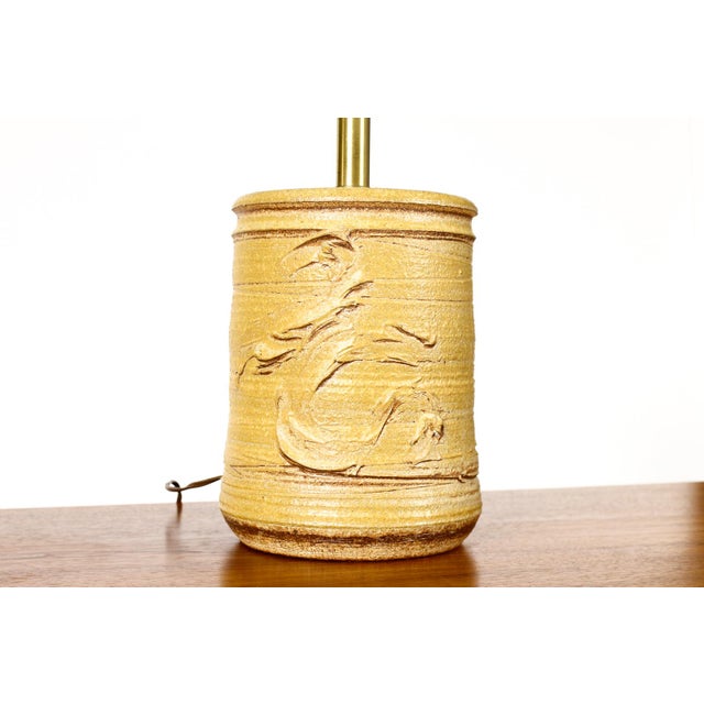 Mid-Century Modern Vintage Abstract Mustard Yellow Glaze Table Lamp — Attributed to Affiliated Craftsmen For Sale - Image 3 of 4