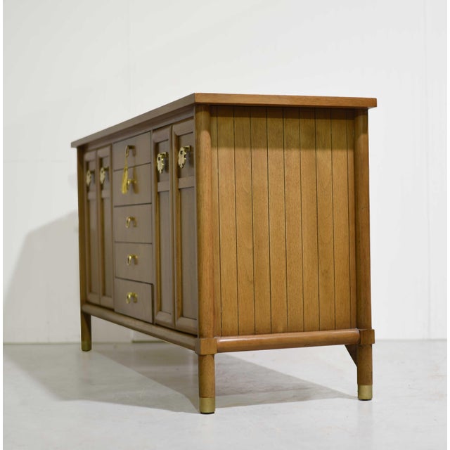 Mid Century Asian Chinoiserie Buffet by American of Martinsville For Sale In Chicago - Image 6 of 15