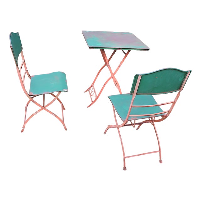 Mid-Century Distressed Painted Iron Garden Table and Chairs, Set of 3 For Sale