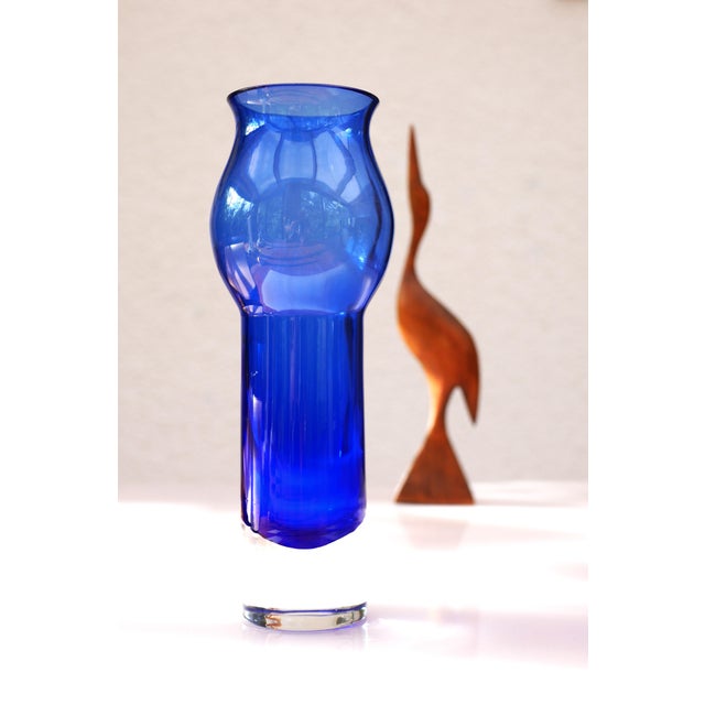 Mid-Century Modern Mid-Century Modern Scandinavian Cobalt Blue Glass Vase from Borgström Åseda, Sweden For Sale - Image 3 of 10