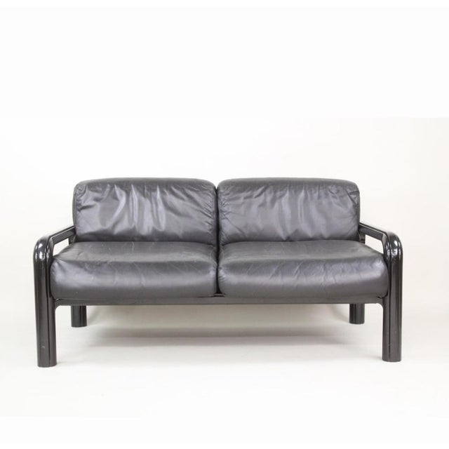 Metal Two-Seater Sofa in Lacquered Metal and Black Leather by Gae Aulenti for Knoll, 1970s For Sale - Image 7 of 7