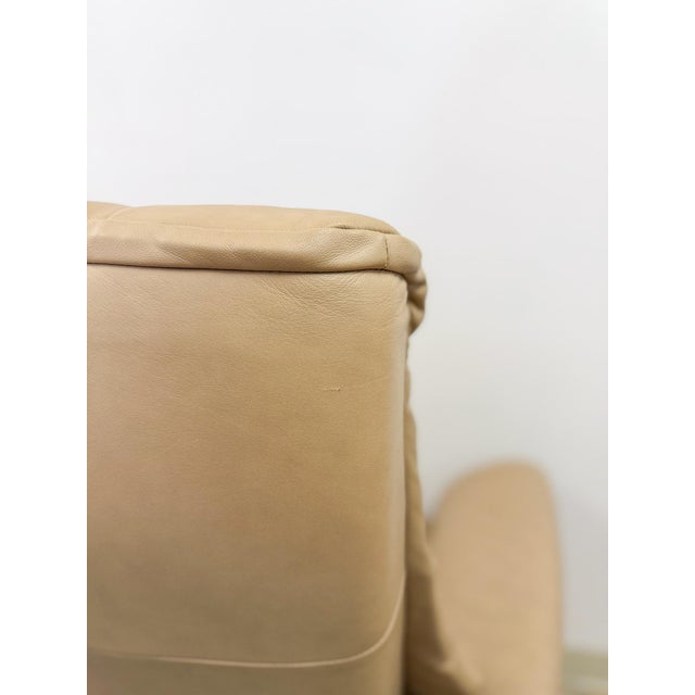 Late 20th Century Ekornes Stressless Buckingham 3-Seat Recliner Sofa Vintage MCM 90" Wide For Sale - Image 14 of 17