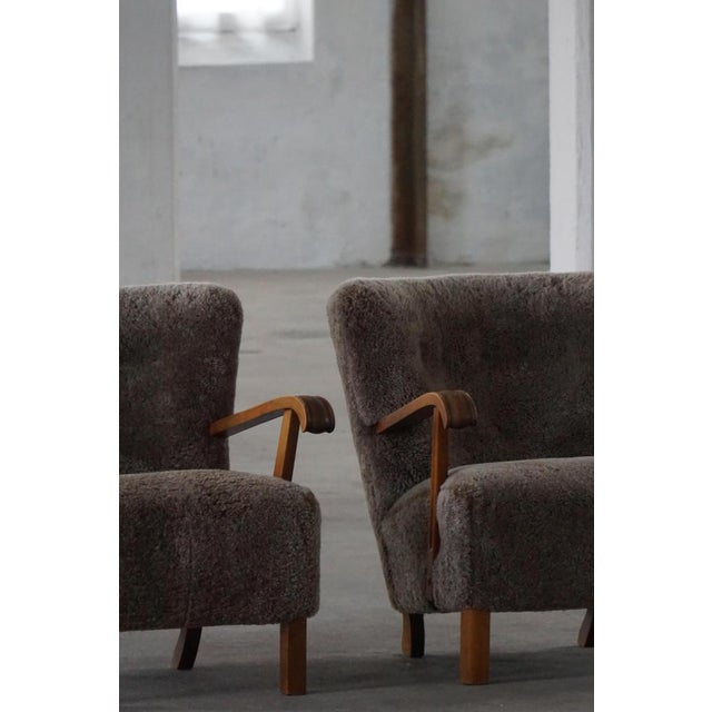 Mid-Century Modern Lounge Chairs in Beech and Lambswool, Denmark, 1950s, Set of 2 For Sale - Image 4 of 18