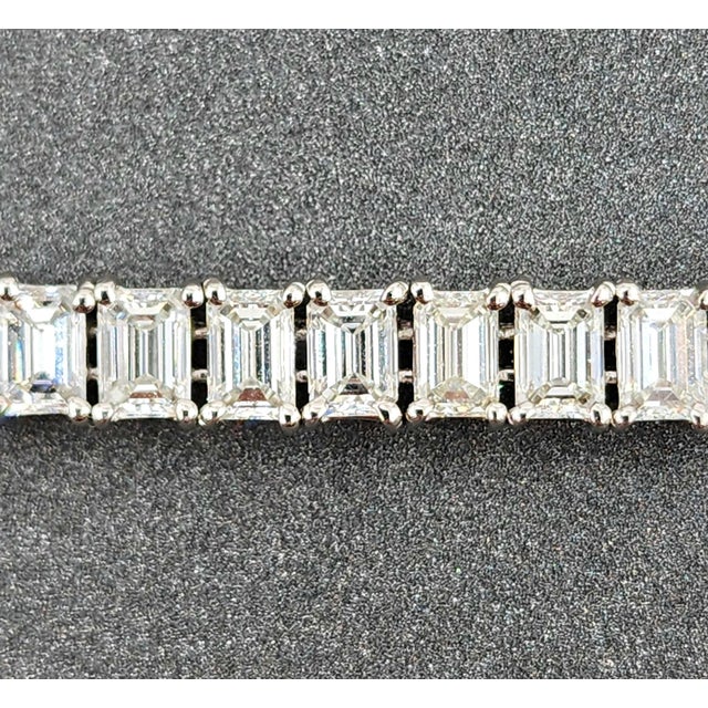 14.44 Ct Emerald Cut Diamond Tennis Bracelet For Sale In Chicago - Image 6 of 8