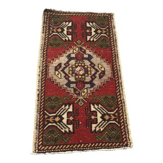 Vintage Handmade Rug- 1′7″ × 3′ For Sale