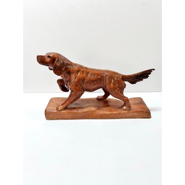 English Vintage Hand Carved Wood Hunting Dog Sculpture on Base – Sporting Irish Setter Figurine | Lodge Decor Accent For Sale - Image 3 of 9