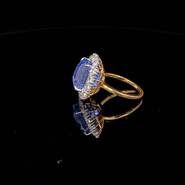 10.21 Carat Natural Blue Ceylon Sapphire Ring and Diamond Ring, Size 6 For Sale In New York - Image 6 of 12