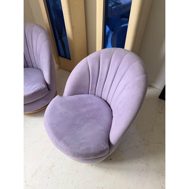 Art Deco 1970s Pair of Milo Baughman Clam Shell Swivel Chairs in Lilac For Sale - Image 3 of 11