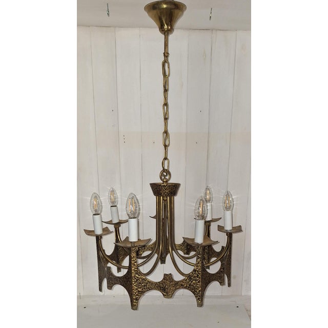 Brutalist 7-Light Chandelier in Bronze and Brass, 1960s, in Very Good conditions. Designed 1960 to 1969 European Plug (up...