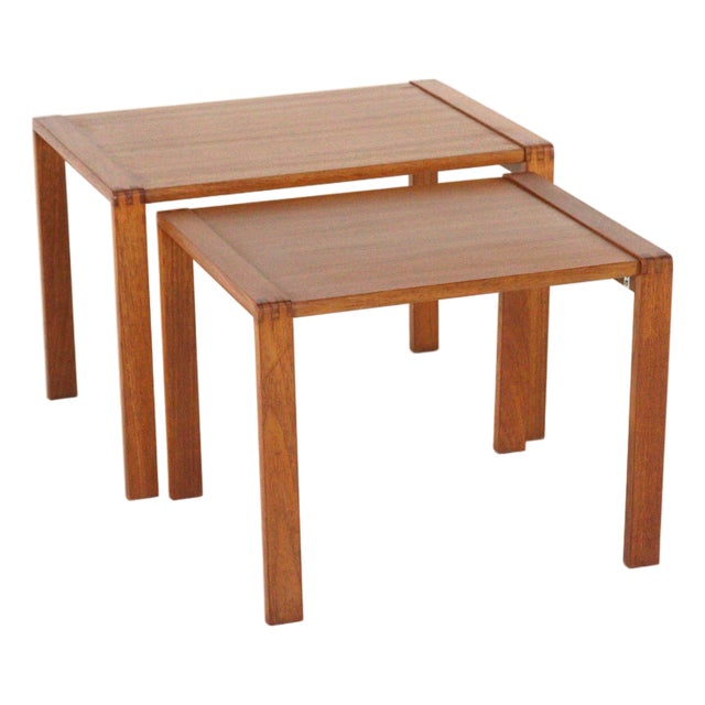 Nesting Tables, Set of 2 For Sale