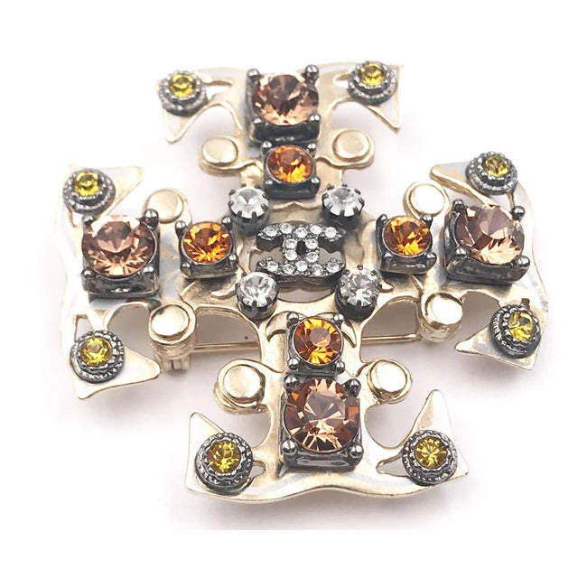 Contemporary Chanel Gold CC Peach Orange Mustard Crystal Gothic Cross Brooch Pendant For Sale - Image 3 of 6