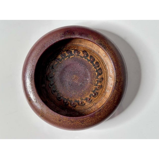 This high quality ceramic bowl was created by the renown German ceramist Helma Klett (1908-1996) during the 1960s. The...