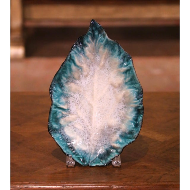 French Mid 20th Century French Pol Chambost Vallauris Leaf Form Ceramic Vide-Poche For Sale - Image 3 of 7