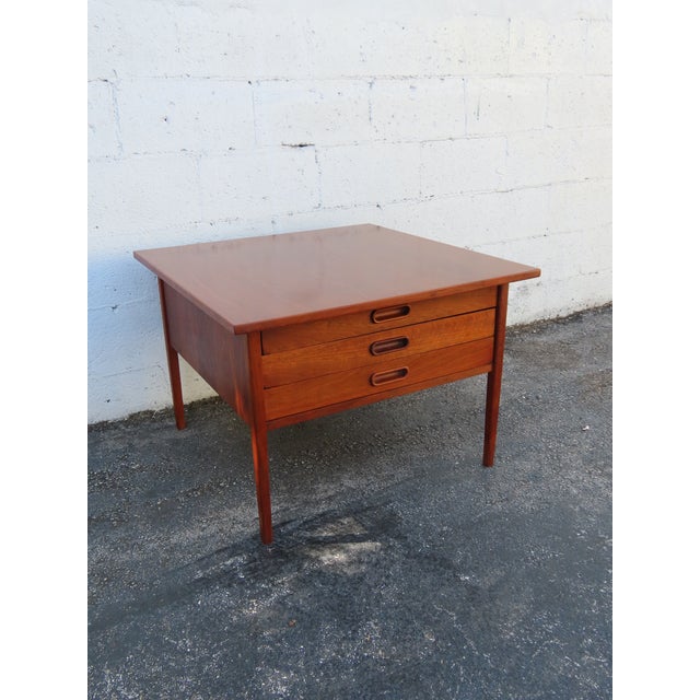 Danish Modern Nightstand Side End Bedside Table 6377 For Sale - Image 16 of 18