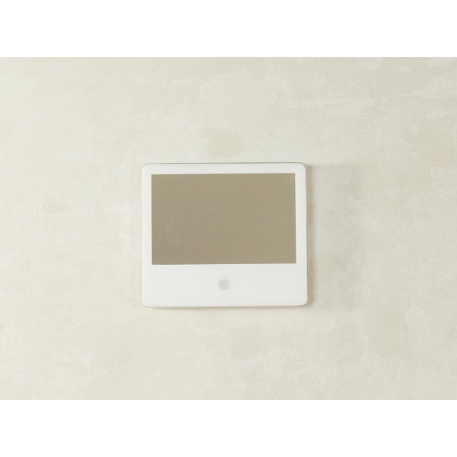 White Vintage Apple Imac G5 17 Zoll Mirror, 2000s For Sale - Image 8 of 8