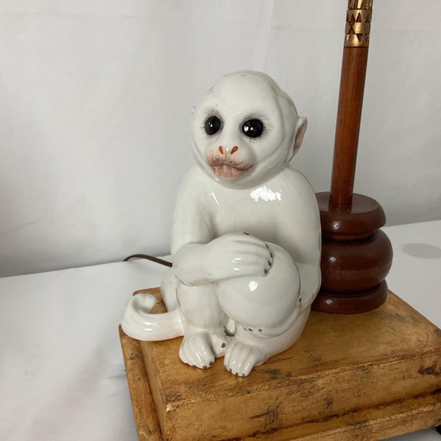 Chinoiserie Italian Porcelain Monkey/Parisol Lamps With Gold Leaf Bases For Sale - Image 3 of 15