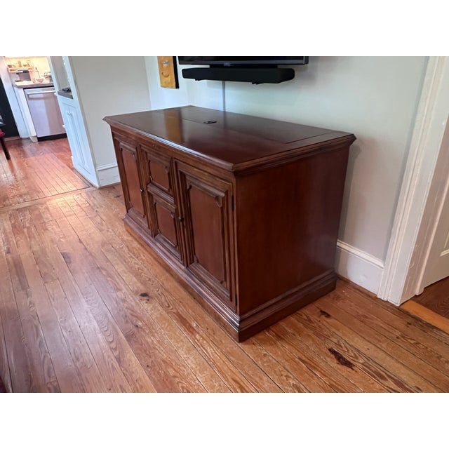 Traditional Sligh Larado Electric Tv Lift Cabinet For Sale - Image 3 of 13