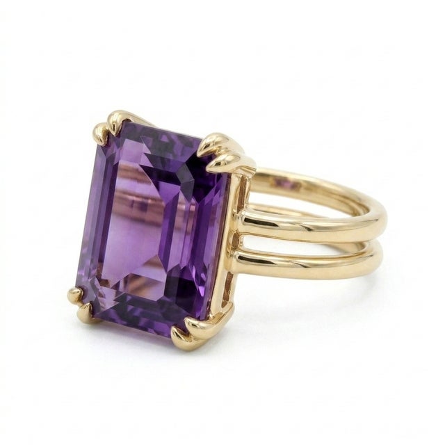 14k Yellow Gold Plated Emerald-Cut Amethyst Statement Ring – Double Band Solitaire Ring, Size 7 For Sale - Image 4 of 6