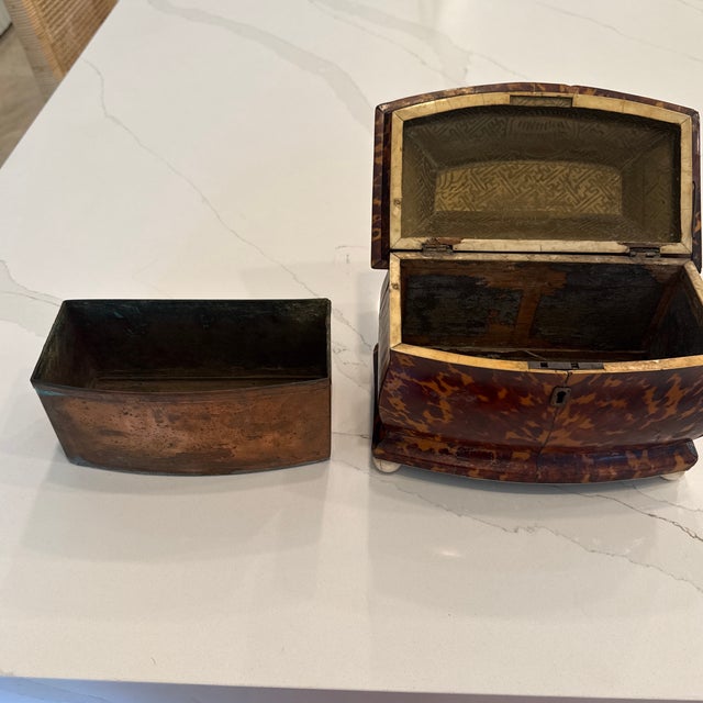 Early 20th Century English Faux Tortoise Shell Tea Caddy For Sale - Image 9 of 11