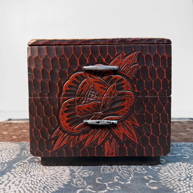 Small Kamakura-Bori Haribako Peony Jewellery Chest, Japan, 1970s For Sale - Image 12 of 12