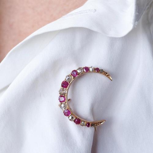 Exquisite antique Victorian 18ct gold ruby & diamond brooch c.1880. Celestial jewellery was increasingly in vogue during...