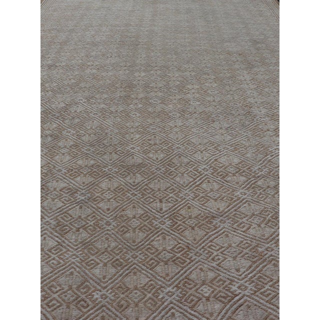 Textile All-Over Design Turkish Vintage Kilim Rug in Tan, Taupe and Earth Tones For Sale - Image 7 of 11