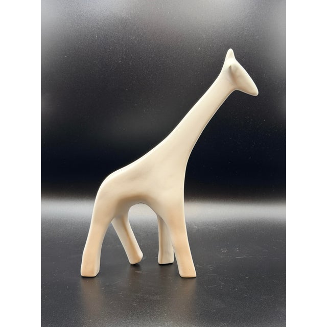 2020s Minimalist Matte White Giraffe Sculpture – Modern Ceramic Decorative Object For Sale - Image 5 of 6