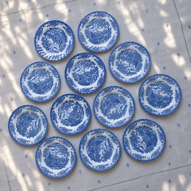 Large Vintage English Earthenware Dinner Service from Staffordshire Churchill, 1970s, Set of 35 For Sale - Image 4 of 8