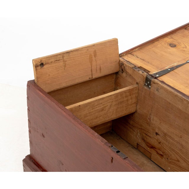 American Red Painted Pine Blanket Chest For Sale In New York - Image 6 of 8