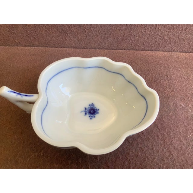 Traditional 1960s Royal Copenhagen Blue Fluted Small Leaf Dish For Sale - Image 3 of 6