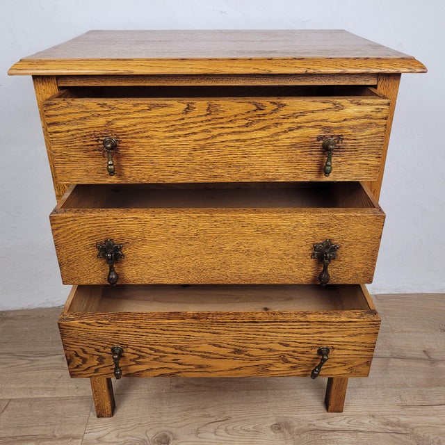 1930s Vintage Oak Chest of Drawers, 1930 For Sale - Image 5 of 17