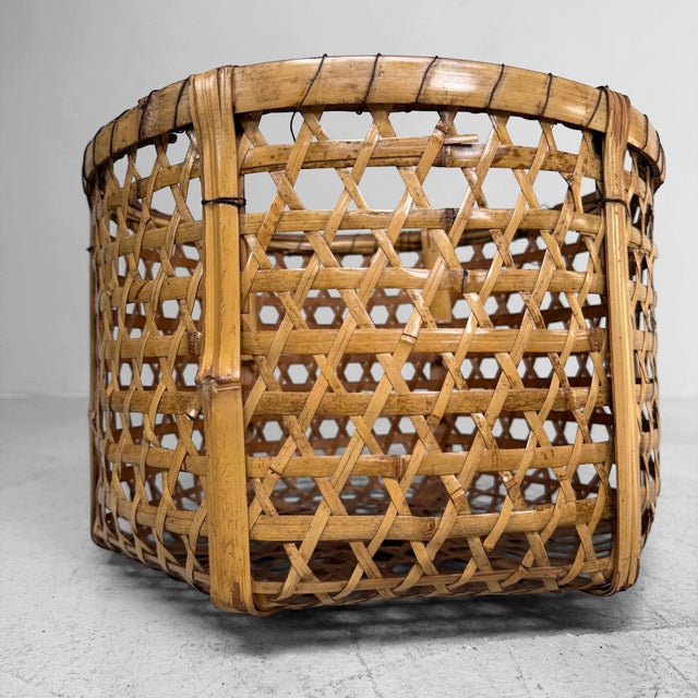 Mid-Century Modern Shōwa Japanese Bamboo Baskets, 1950, Set of 2 For Sale - Image 3 of 9