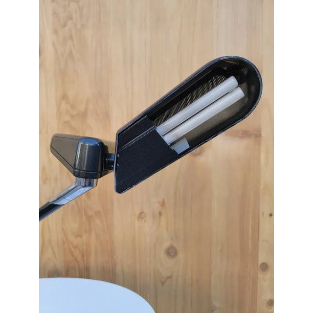 Black Postmodern Bruno Gecchelin for Arteluce Adjustable Desk Lamps ‘Ring’ - Pair For Sale - Image 8 of 11