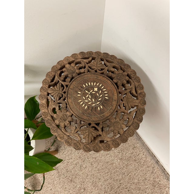 1970s Hand Carved Indian Wooden Pedestal Side Table With Inlay, Folding Base and Removable Top For Sale - Image 9 of 12