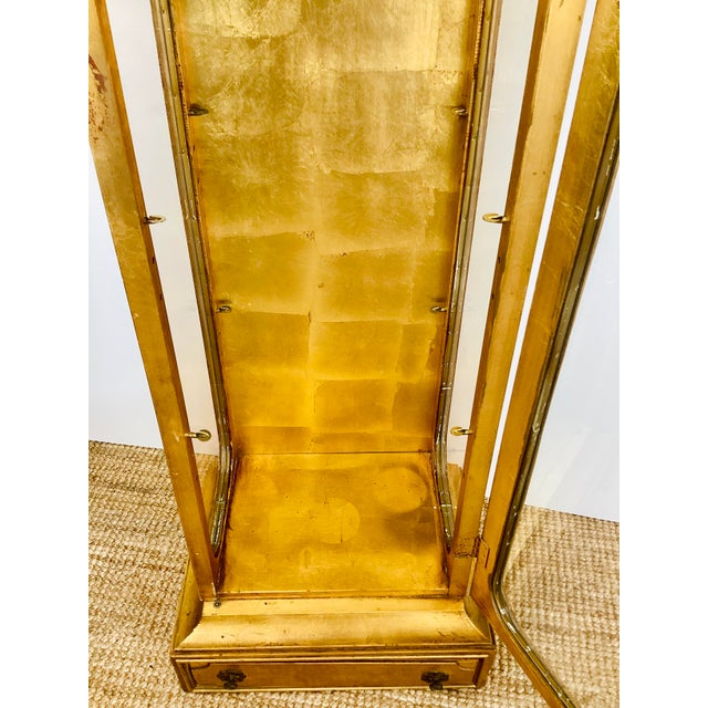 Vintage Hollywood Regency Gold Leaf Wood & Glass Display Case / Cabinet For Sale - Image 11 of 12
