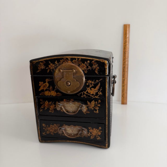 20th Century Chinoiserie Jewelry Box For Sale - Image 10 of 12