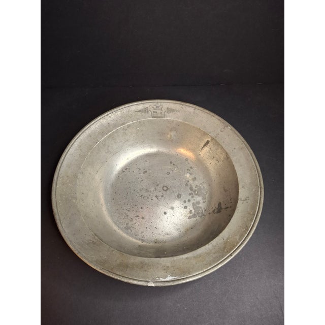 Up for consideration is an extraordinary 18th-century German block pewter (Bein Blockzinn) Judaica deep Seder basin....