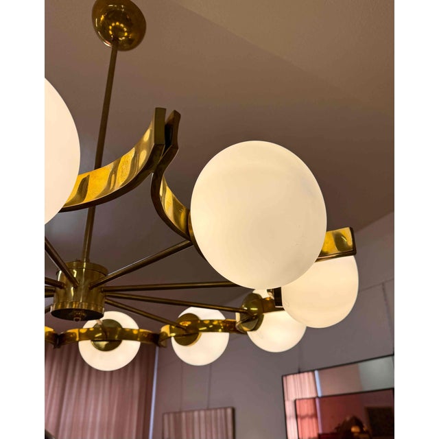 2000 - 2009 Italian Murano Glass Chandelier with 10 White Spheres and Radial Brass Structure, 2000s For Sale - Image 5 of 13