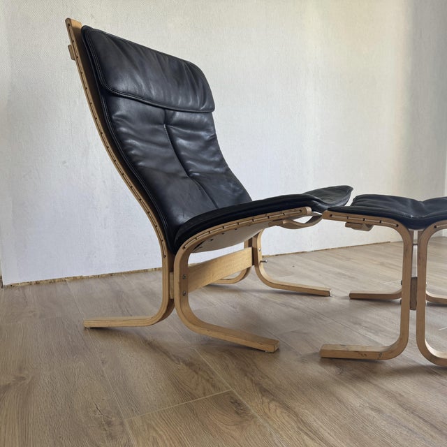 Animal Skin Set of Siesta Fiora Lounge Chair and Ottoman by Ingmar Relling, 2010s For Sale - Image 7 of 12