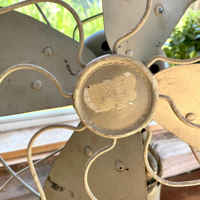 Metal 1950s Mid Century Modern Industrial Table Fan For Sale - Image 7 of 8