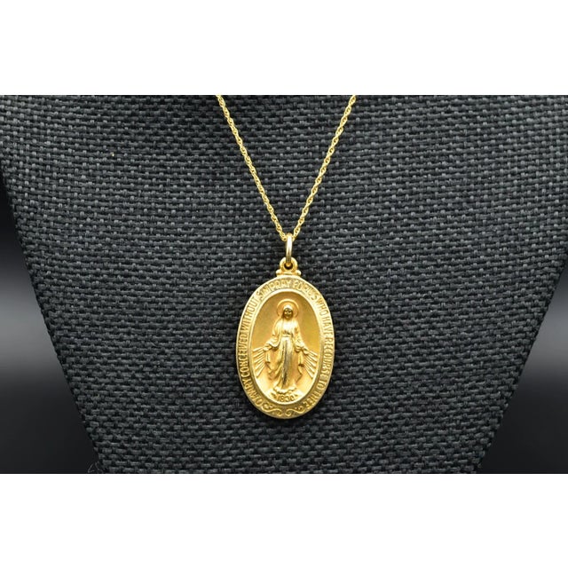 Contemporary The Altura Place: 14 Karat Yellow Gold Virgin Mary Medal For Sale - Image 3 of 4