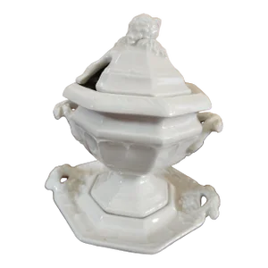 Circa 1960s Red Cliff China Ironstone Soup or Gravy Tureen With Underplate