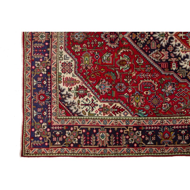 Persian 1960s Red Medallion Tabriz Wool Rug With Persian Design For Sale - Image 3 of 7