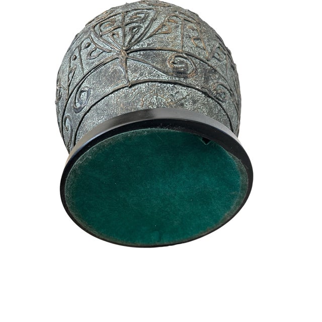 Mid-Century Archaic Ceramic Verdigris Hu Style Vessel Chinoiserie Table Lamp For Sale In San Francisco - Image 6 of 8
