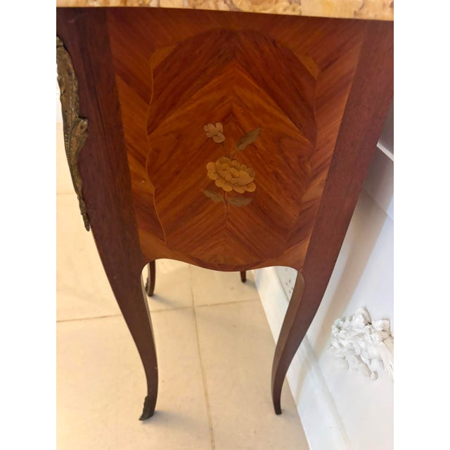 Antique French Kingwood Marquetry Marble Top Nightstands, 1920, Set of 2 For Sale - Image 9 of 18